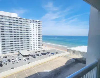 Oceanfront Studio Deal – Steps to Beach + Kitchen + Walk to Dining