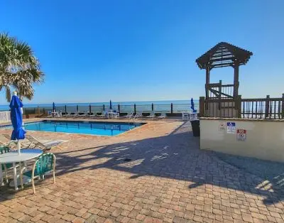 Beachside Studio with 2 Pools – Walk to the Sand + Sunset Views